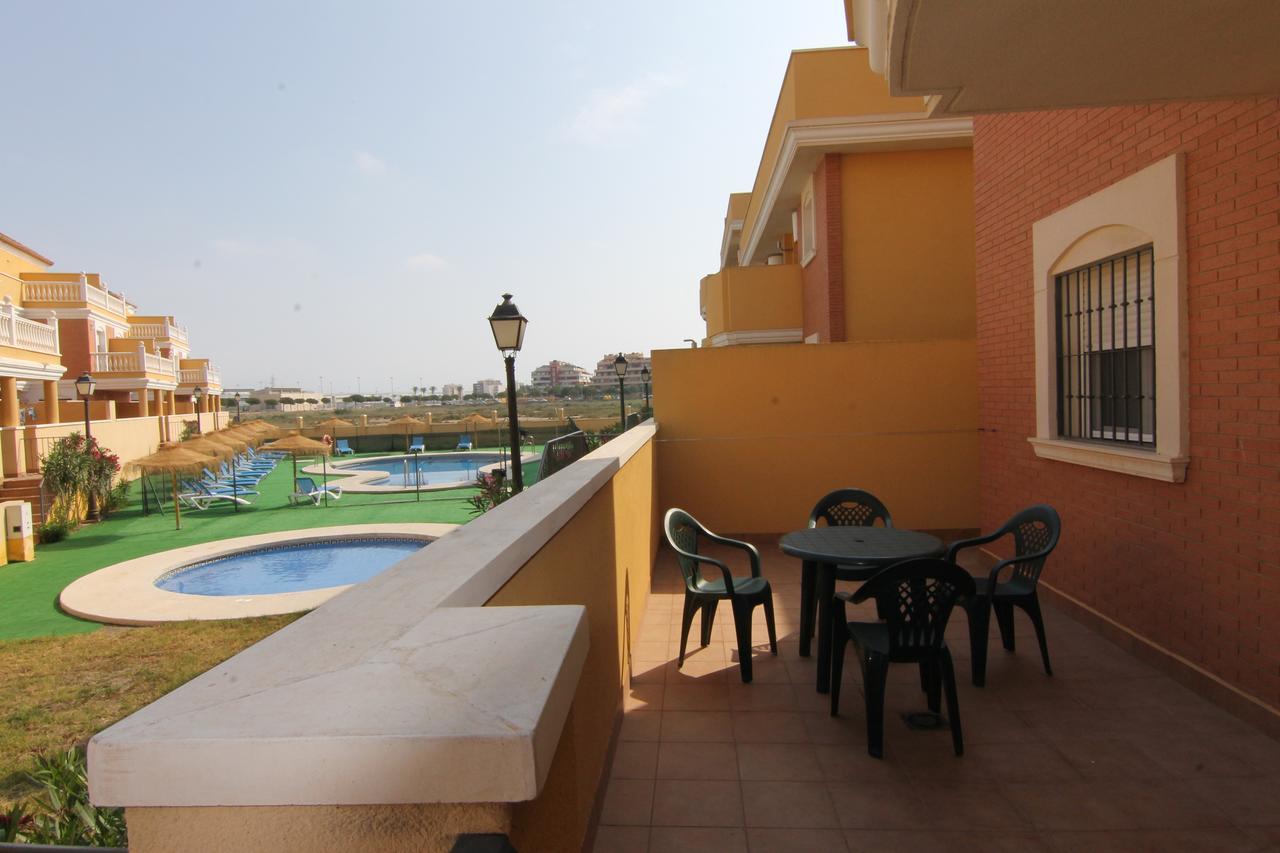 Apartamentos Playamar Roquetas de Mar Buitenkant foto
